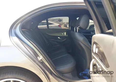 2020 Mercedes-Benz E 350 z USA, uszkodzony, nr VIN W1KZF8DB5LA831711